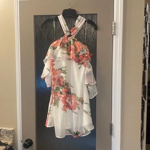 Beautiful 🌸🌸Boutique floral dress. Never worn.